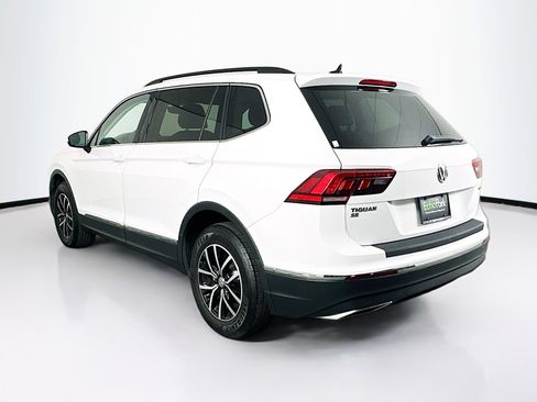 Used 2021 Volkswagen Tiguan SE w/ Panoramic Sunroof Package image 5