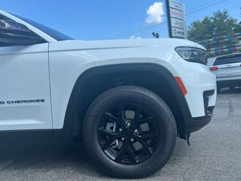 New 2025 Jeep Grand Cherokee L Altitude image 4