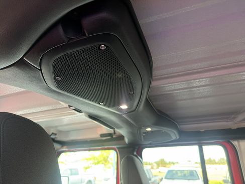 Used 2025 Jeep Wrangler Unlimited Sport AWD/4WD image 45