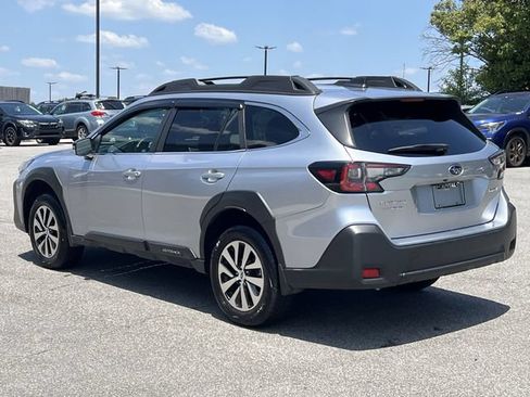 Certified 2025 Subaru Outback Premium AWD/4WD image 11