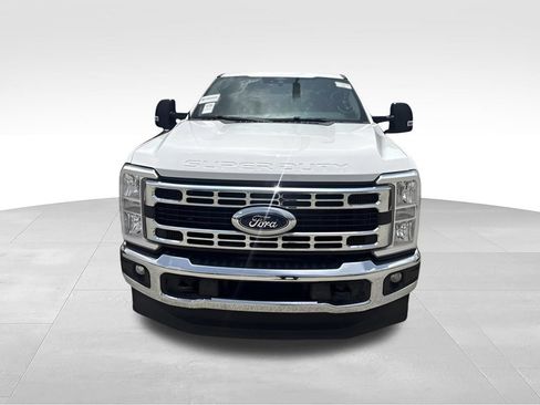 Used 2025 Ford F250 XLT w/ FX4 Off-Road Package AWD/4WD image 4