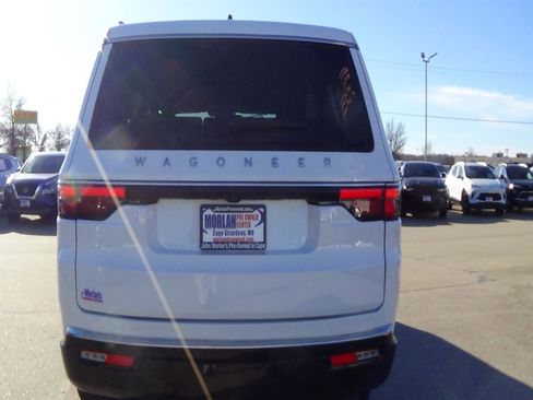 Used 2024 Jeep Wagoneer 4WD image 7
