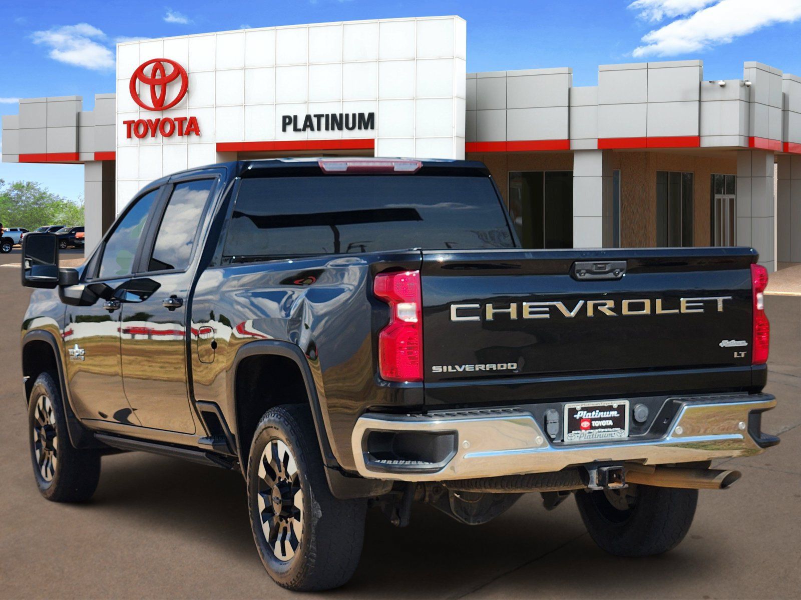 Used 2020 Chevrolet Silverado 2500 LT w/ Texas Edition RWD image 5