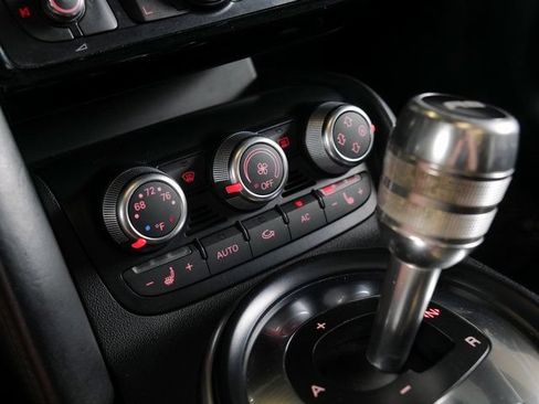 Used 2011 Audi R8 V8 AWD/4WD image 22