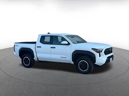 Used 2025 Toyota Tacoma TRD Off-Road image 2