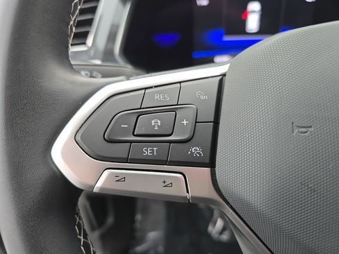 Certified 2022 Volkswagen Tiguan SE w/ Panoramic Sunroof Package image 17