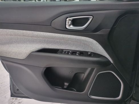 Certified 2022 Jeep Compass Latitude image 30