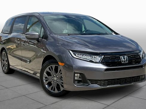 New 2026 Honda Odyssey Touring image 2