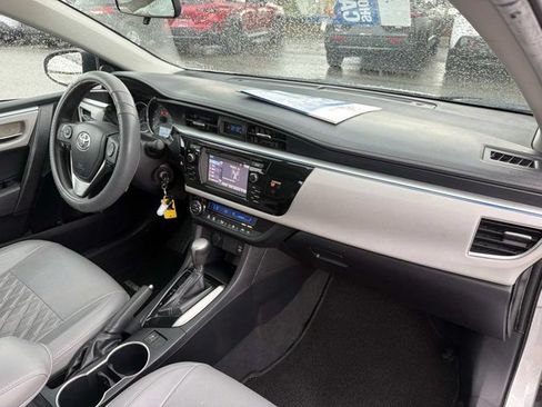 Used 2015 Toyota Corolla LE FWD image 17