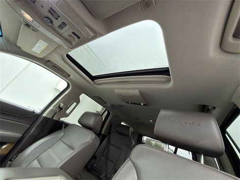 Used 2017 GMC Yukon Denali w/ Open Road Package image 27