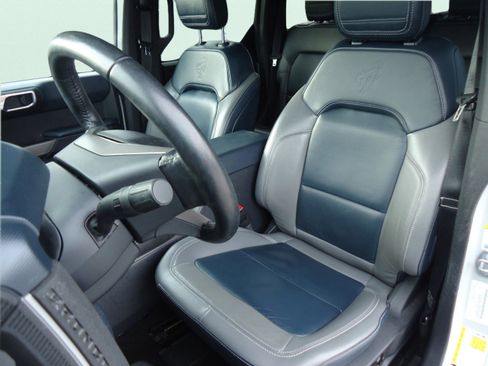 Used 2023 Ford Bronco Outer Banks w/ Sasquatch Package image 26