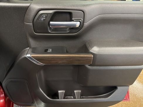 Used 2021 Chevrolet Silverado 1500 LT w/ Z71 Off-Road Package AWD/4WD image 25