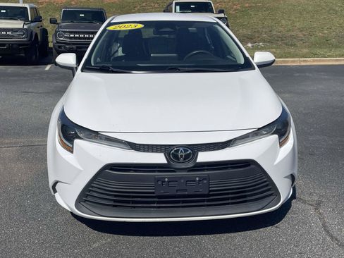 Used 2023 Toyota Corolla LE FWD image 2