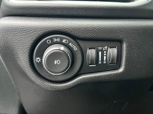 Used 2020 Chrysler Pacifica Touring-L w/ Advanced Safetytec Group image 33