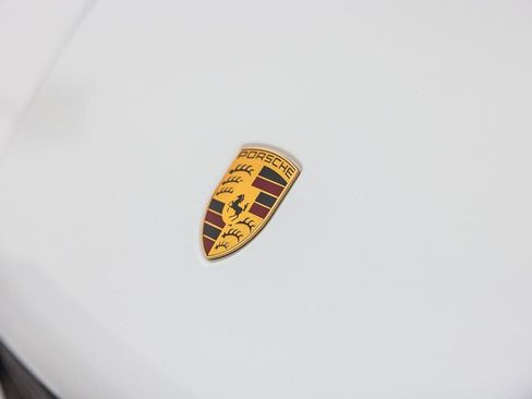 Certified 2025 Porsche Macan image 24