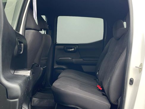 Used 2017 Toyota Tacoma TRD Sport image 21