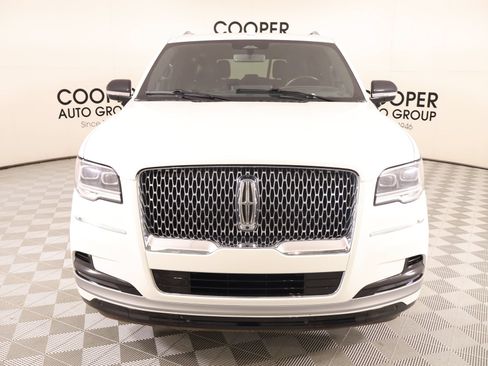 Used 2022 Lincoln Navigator Reserve AWD/4WD image 9