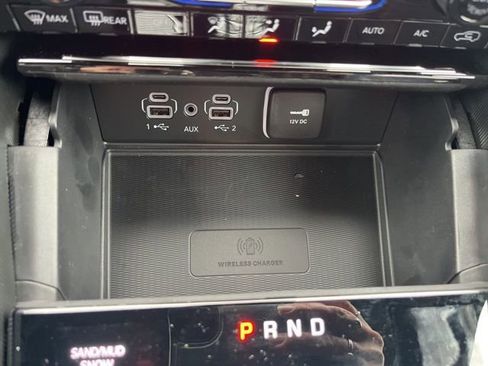 Used 2025 Jeep Grand Cherokee L Limited w/ Luxury Tech Group II image 25