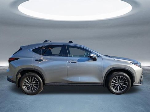 Used 2023 Lexus NX 250 FWD image 3