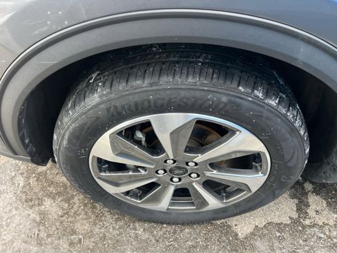 Used 2024 Ford Escape Platinum image 12