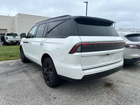 Used 2025 Lincoln Navigator Black Label AWD/4WD image 4