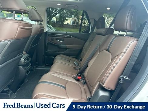 Used 2025 Honda Pilot Elite image 15