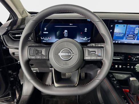 New 2026 Nissan Kicks SR FWD image 12