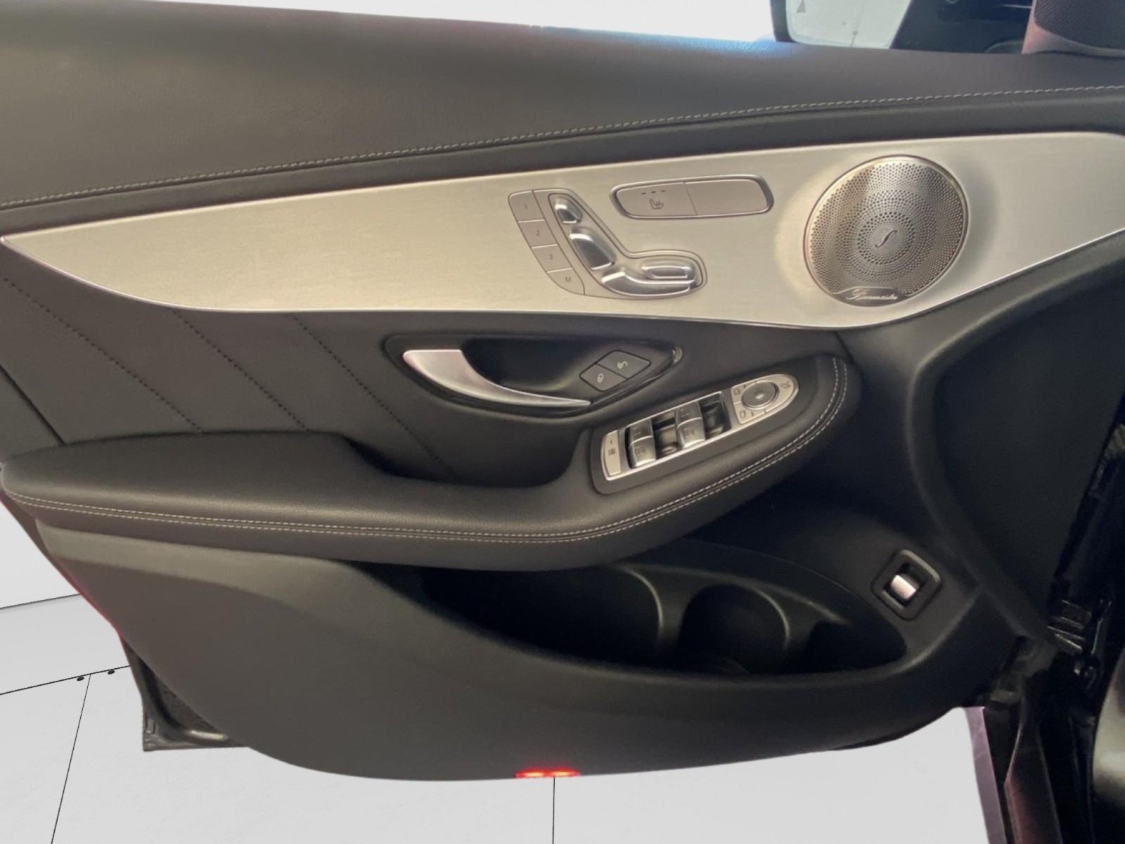 Used 2023 Mercedes-Benz GLC 300 4MATIC Coupe image 20