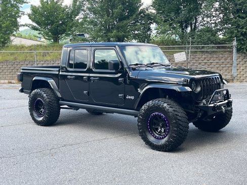 Used 2022 Jeep Gladiator Overland w/ Cold Weather Group AWD/4WD image 1