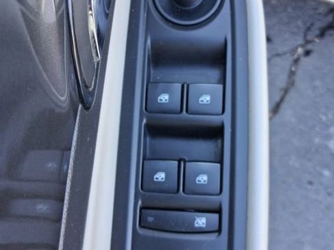 Used 2019 Buick Encore Sport Touring image 10