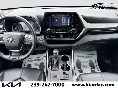 Used 2022 Toyota Highlander XLE image 19