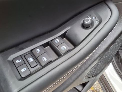 Used 2024 Jeep Grand Cherokee L Altitude image 15