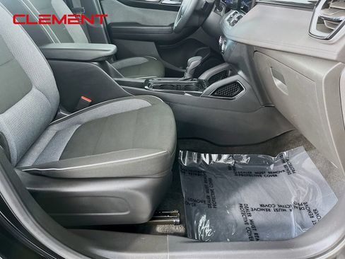 Used 2025 Chevrolet TrailBlazer LS FWD image 32