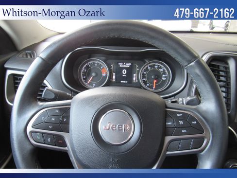 Used 2019 Jeep Cherokee Latitude Plus FWD image 36