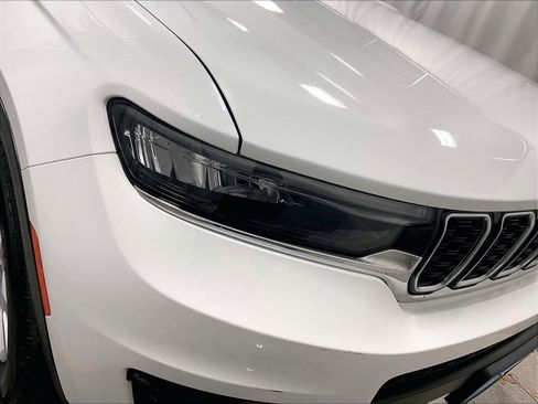 Used 2022 Jeep Grand Cherokee L Limited image 34