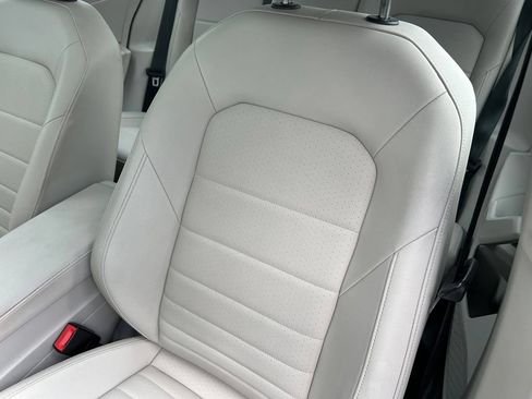Used 2023 Volkswagen Jetta SE FWD image 11