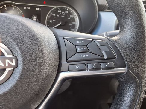 Used 2025 Nissan Versa SV FWD image 28