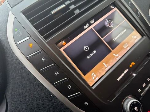 Used 2019 Lincoln MKC Premiere image 23