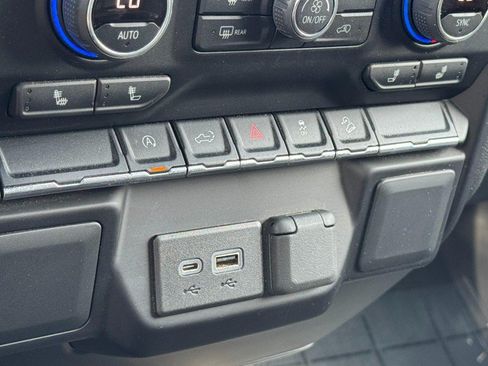 Used 2022 Chevrolet Silverado 1500 RST AWD/4WD image 19