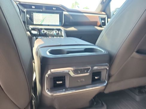 Used 2023 GMC Sierra 1500 Denali w/ Denali Reserve Package AWD/4WD image 17