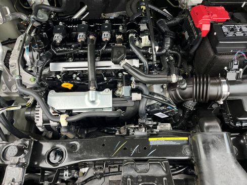 Used 2025 Nissan Versa SV image 32