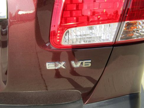 Used 2012 Kia Sorento EX w/ EX V6 Premium Pkg AWD/4WD image 11