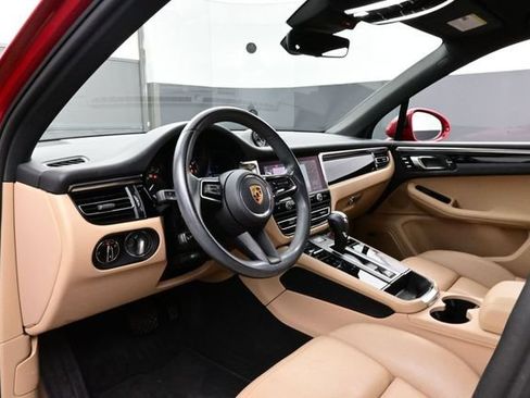 Certified 2023 Porsche Macan AWD/4WD image 4