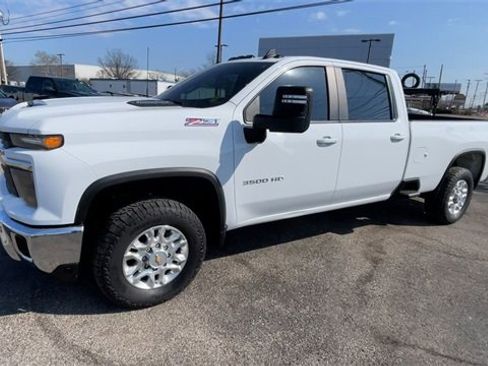 Used 2024 Chevrolet Silverado 3500 LT w/ Safety Package image 6