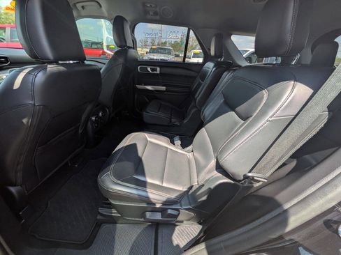 Used 2021 Ford Explorer XLT w/ Equipment Group 202A image 20