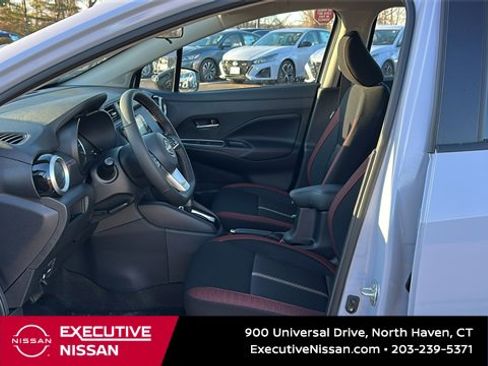 New 2025 Nissan Versa SR w/ Trunk Package image 9