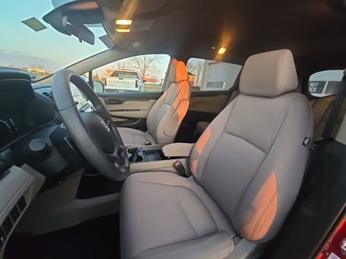 Certified 2024 Honda Odyssey EX image 12