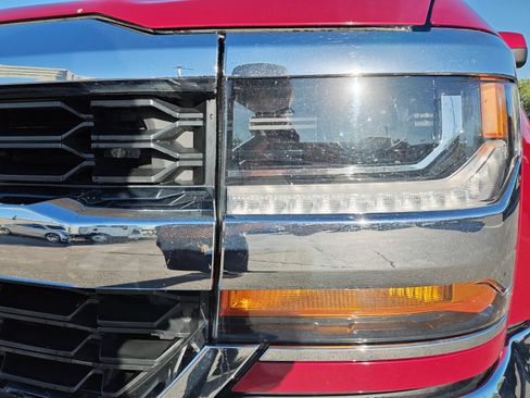 Used 2018 Chevrolet Silverado 1500 LT w/ All Star Edition RWD image 9
