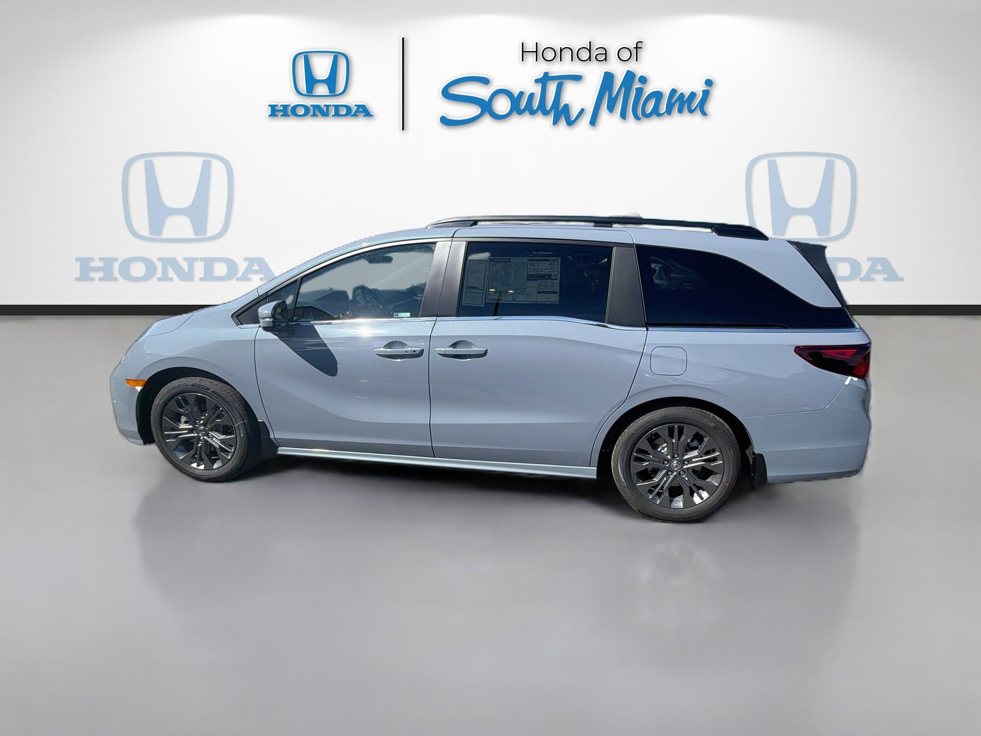 New 2027 Honda Odyssey Touring image 4