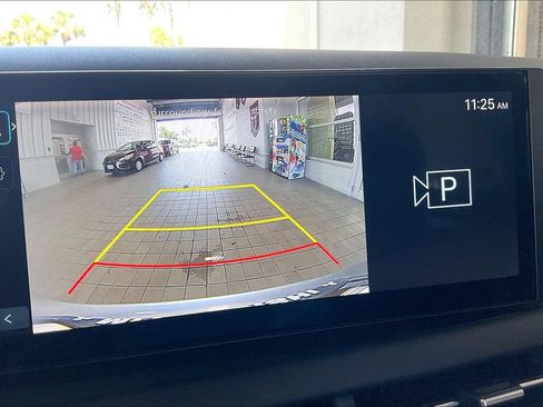 Used 2025 Hyundai Tucson SE FWD image 12